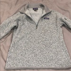 Patagonia woman’s 1/4 zip fleece